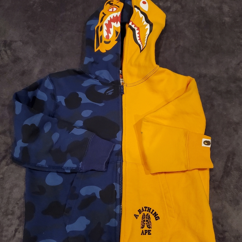 100% Authentic Bape Kids Shark Hoodie sz 130